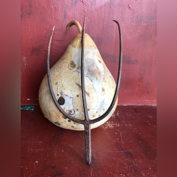 9705 Primitive Metal Hay Pitchfork Rake 3 Prong Rusty Crusty 7.5” X 14” - Picture 8 of 9